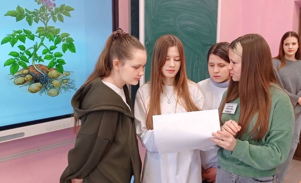 Специалисты агрокомпаний и вузов проводят занятия для агротехклассников