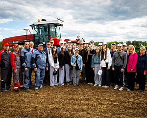 Ученики из Сигаево побывали на посевной с главой Удмуртии