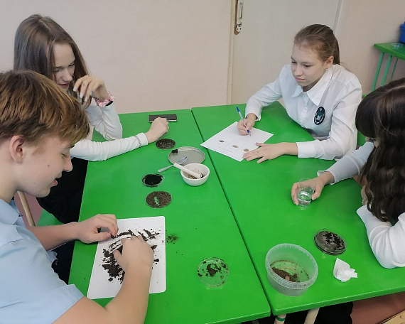 Агротехклассникам рассказали о биотехнологиях